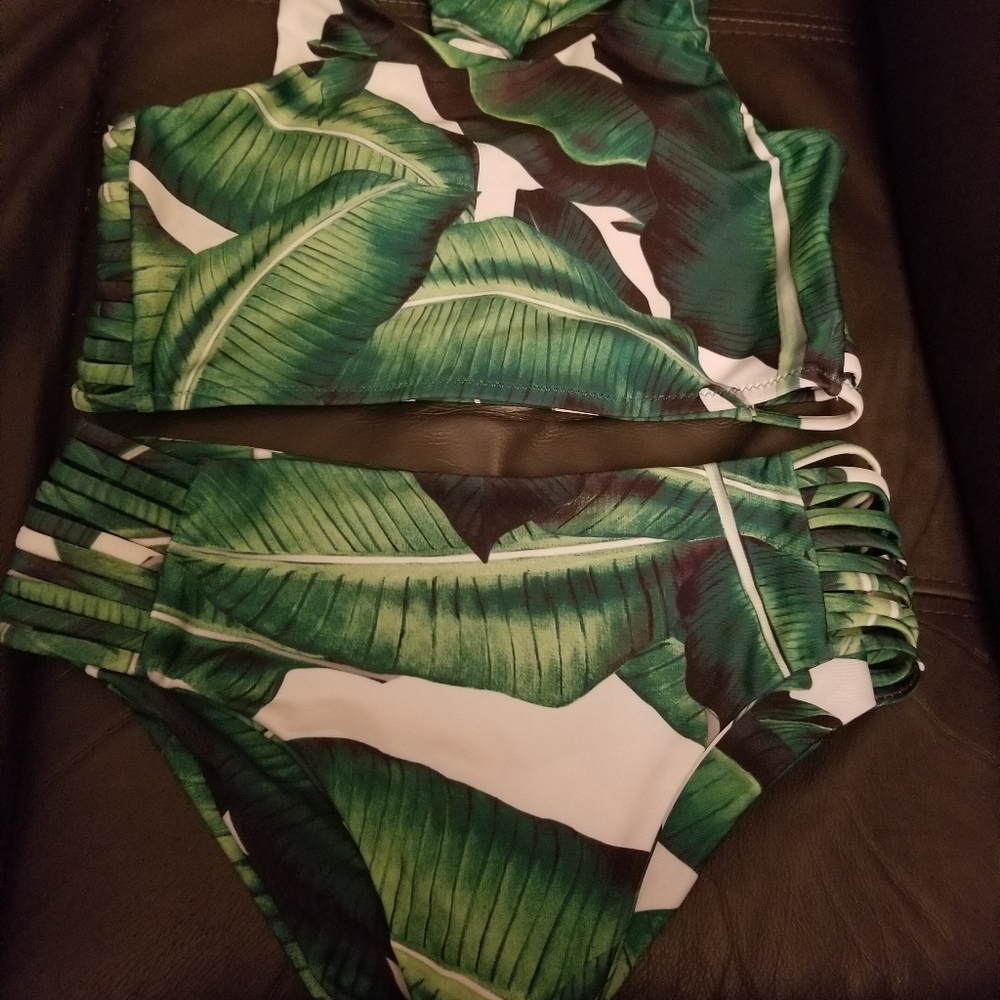 palm๐ดtree โก #swimsuit - Picture 7 of 14